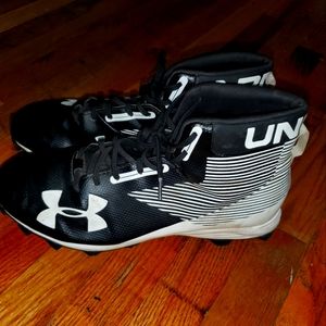 mens under armour football cleats